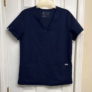 Figs scrub top